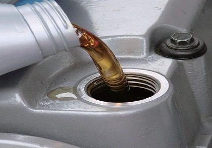 机油怎么分真假，真假机油鉴别图片-、315产品防伪查询中心