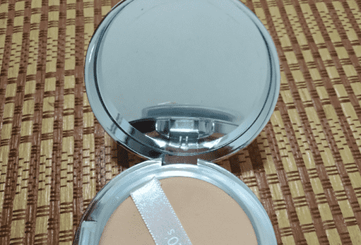 爱敬水粉霜真假辨别