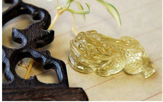 琥珀怎么分辨真假